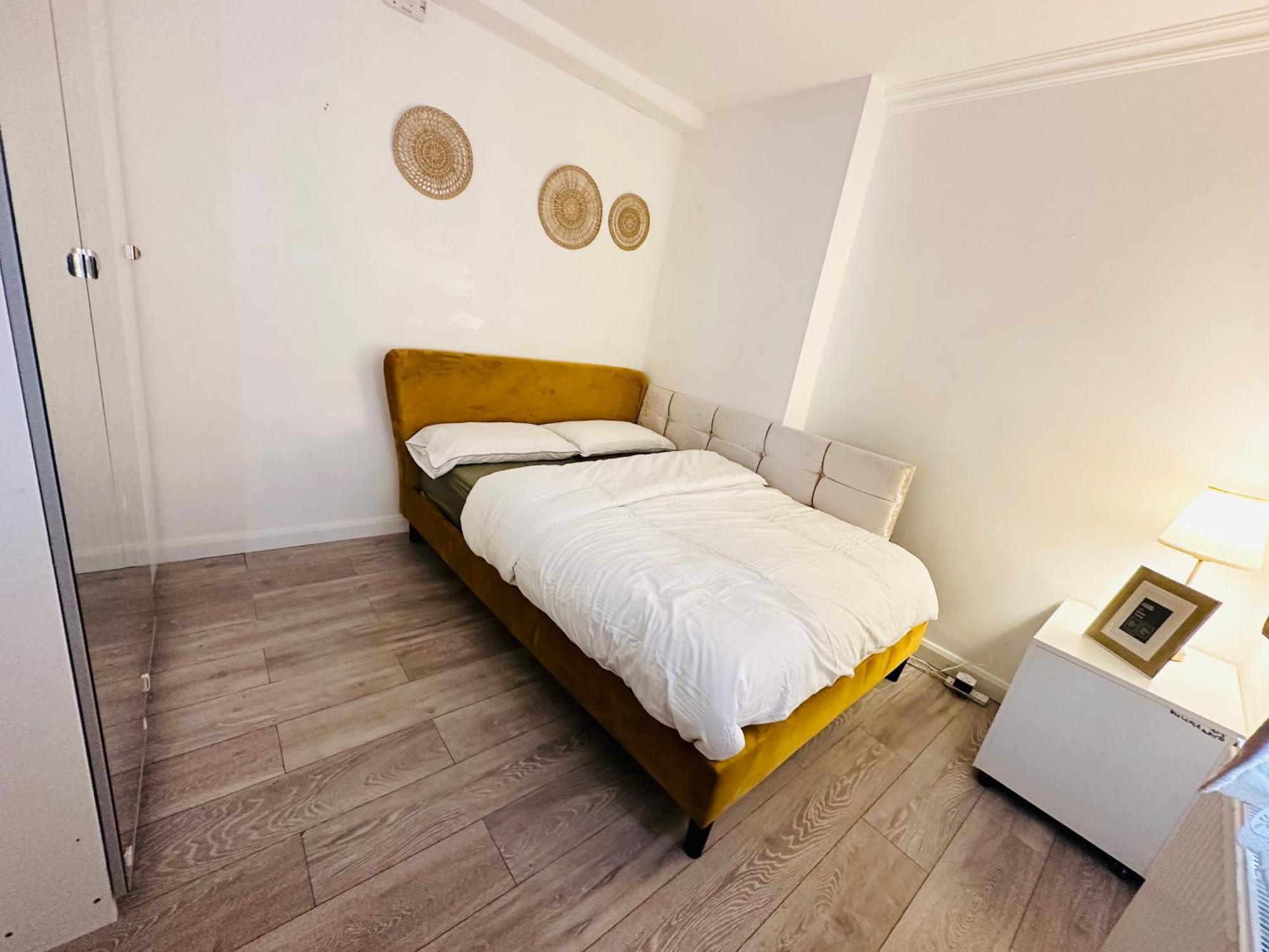 Beautiful Home In London With Easy Access To Central London Sutton  Exterior foto