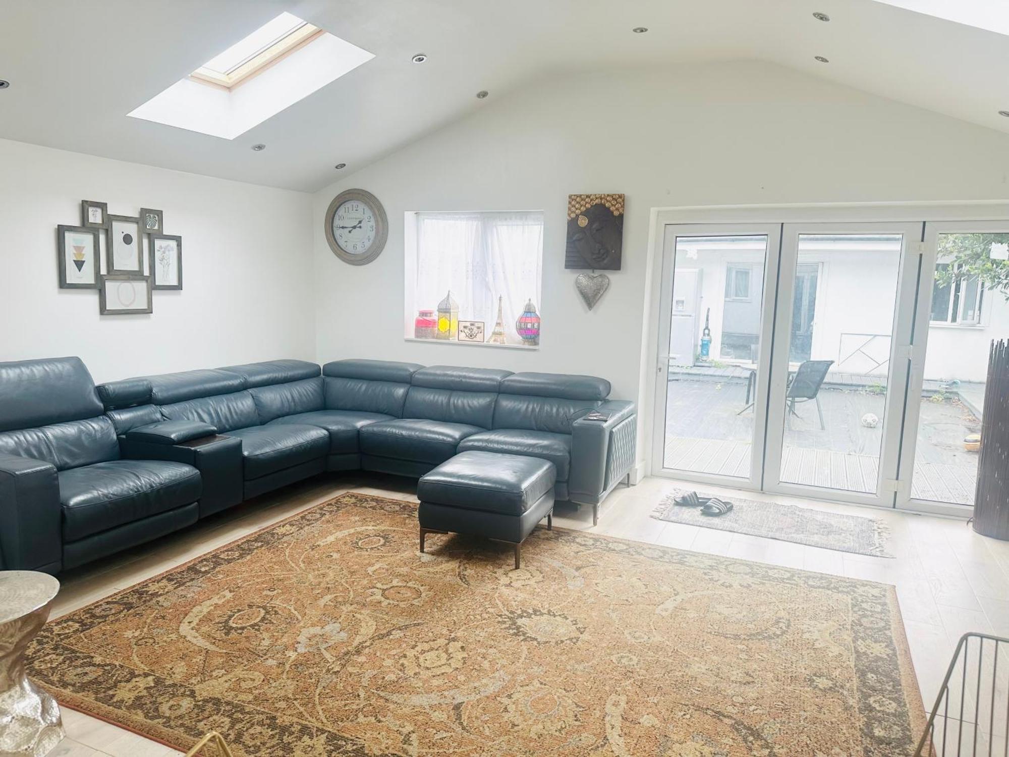 Beautiful Home In London With Easy Access To Central London Sutton  Exterior foto