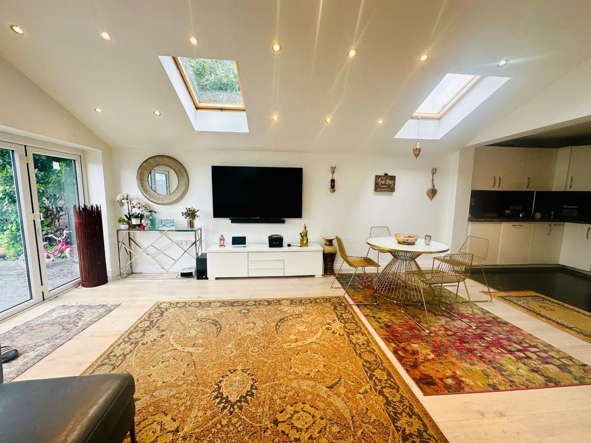 Beautiful Home In London With Easy Access To Central London Sutton  Exterior foto